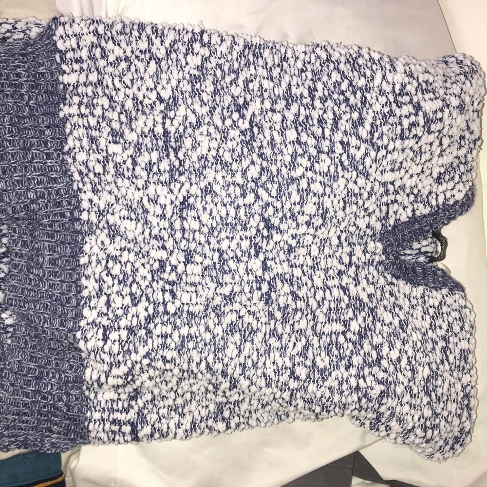 Woolen crop hoodies